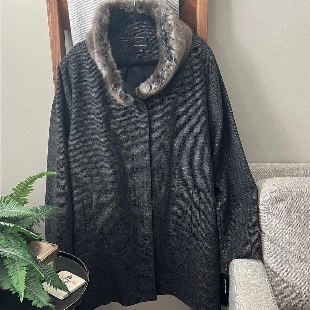 Jones New York Charcoal Pea Coat with Faux Fur Collar, Size 3X, NWT, FABULOUS!!!